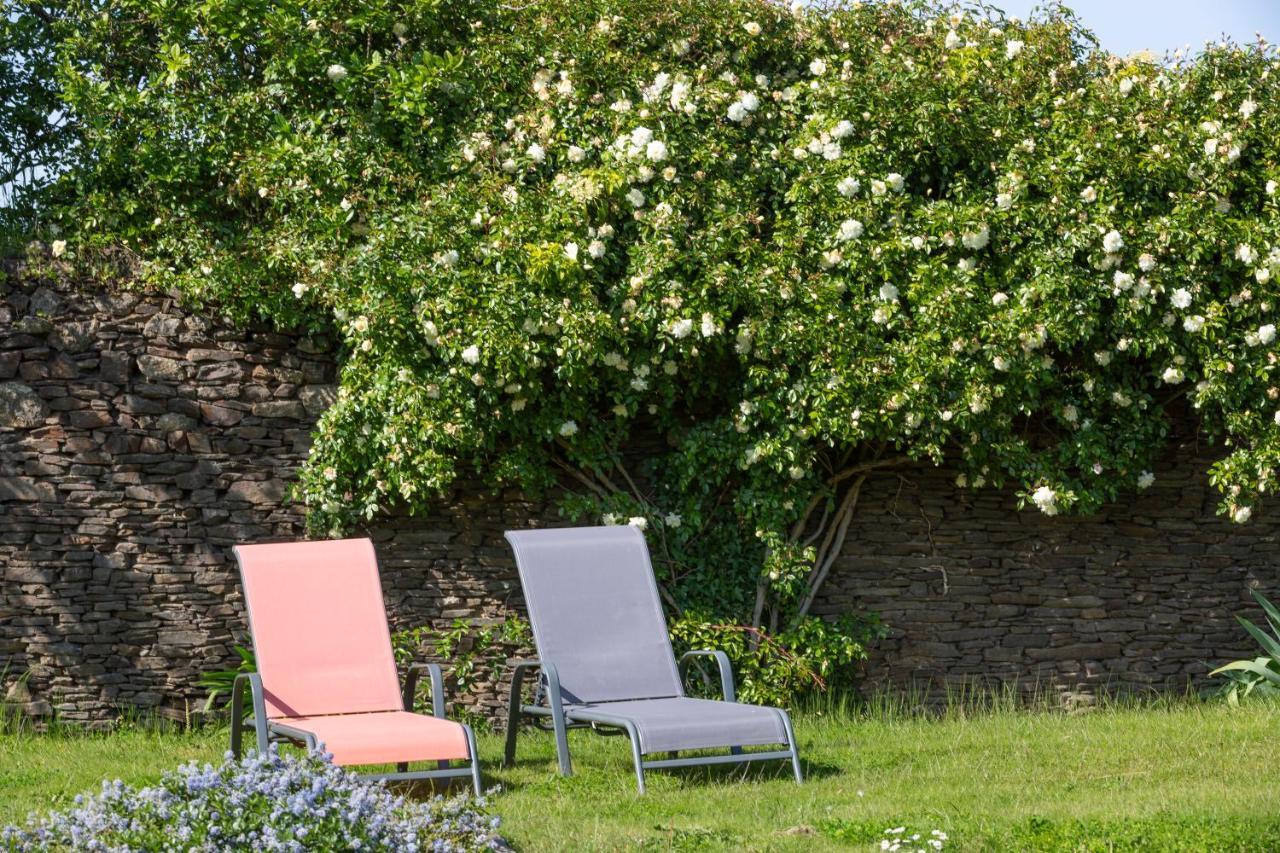 La Métairie du Vauhariot: Seaside Lodge with Heated Pool and Mont Saint-Michel View Cancale Exterior photo