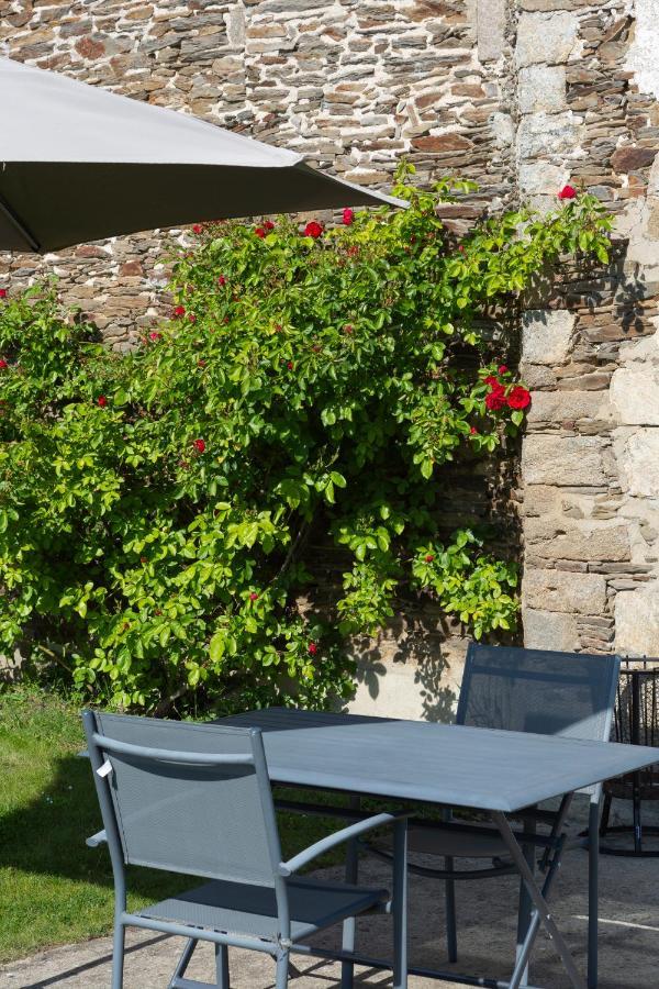 La Métairie du Vauhariot: Seaside Lodge with Heated Pool and Mont Saint-Michel View Cancale Exterior photo