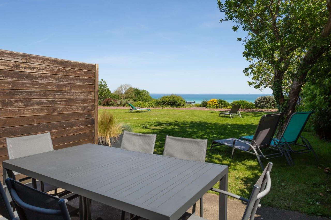 La Métairie du Vauhariot: Seaside Lodge with Heated Pool and Mont Saint-Michel View Cancale Exterior photo