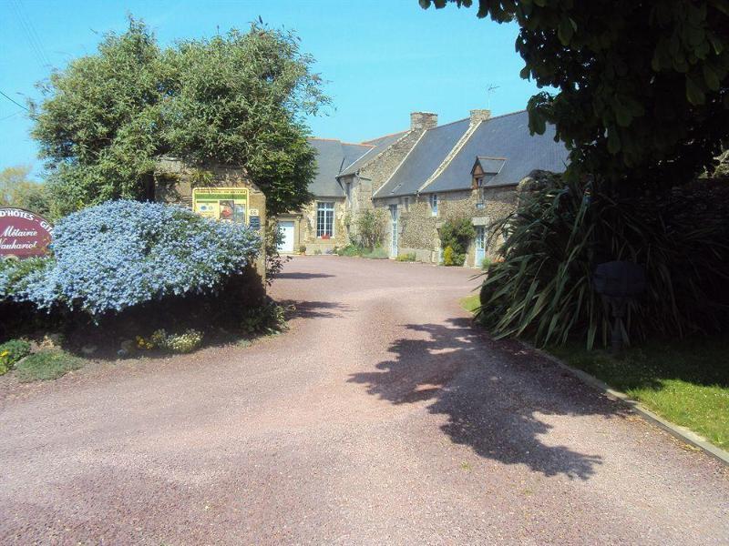 La Métairie du Vauhariot: Seaside Lodge with Heated Pool and Mont Saint-Michel View Cancale Exterior photo