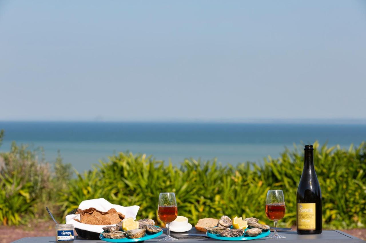 La Métairie du Vauhariot: Seaside Lodge with Heated Pool and Mont Saint-Michel View Cancale Exterior photo